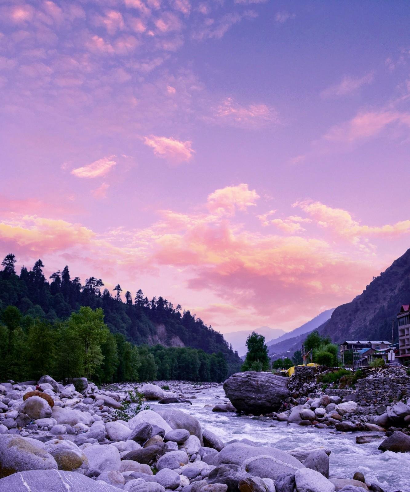 Zirakpur to Manali Round Trip Cab Service by ZipZap Taxi